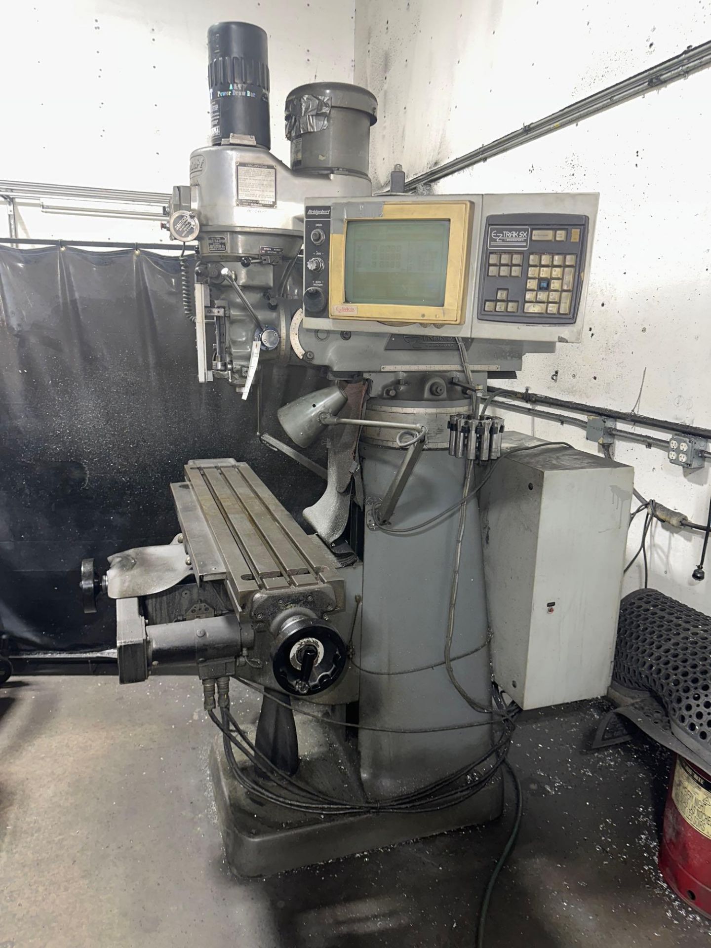 BRIDGEPORT KNEE MILL WITH POWER DRAWBAR, DRO - Image 4 of 10