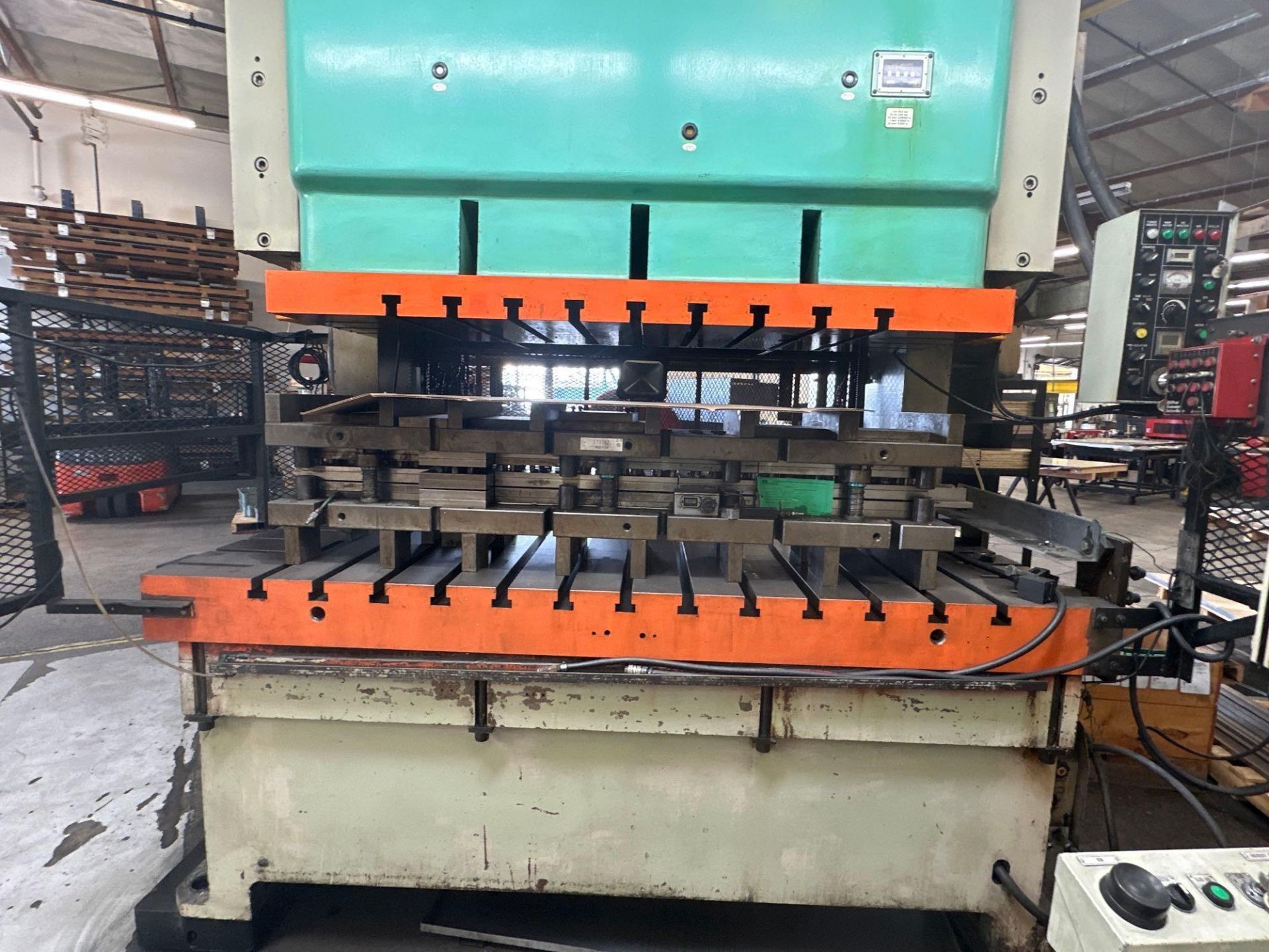 CLEARING SEYI SN2-220 220 TON GAP FRAME DOUBLE CRANK PRESS, COIL STRAIGHTENER & REEL INCLUDED; 1998 - Image 9 of 34