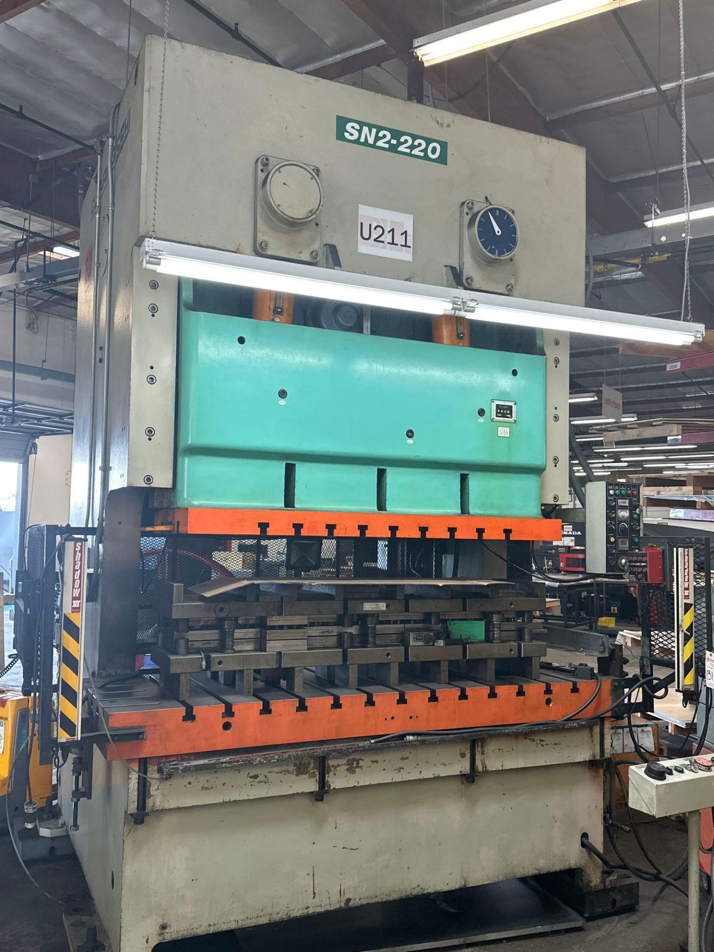 CLEARING SEYI SN2-220 220 TON GAP FRAME DOUBLE CRANK PRESS, COIL STRAIGHTENER & REEL INCLUDED; 1998 - Image 23 of 34