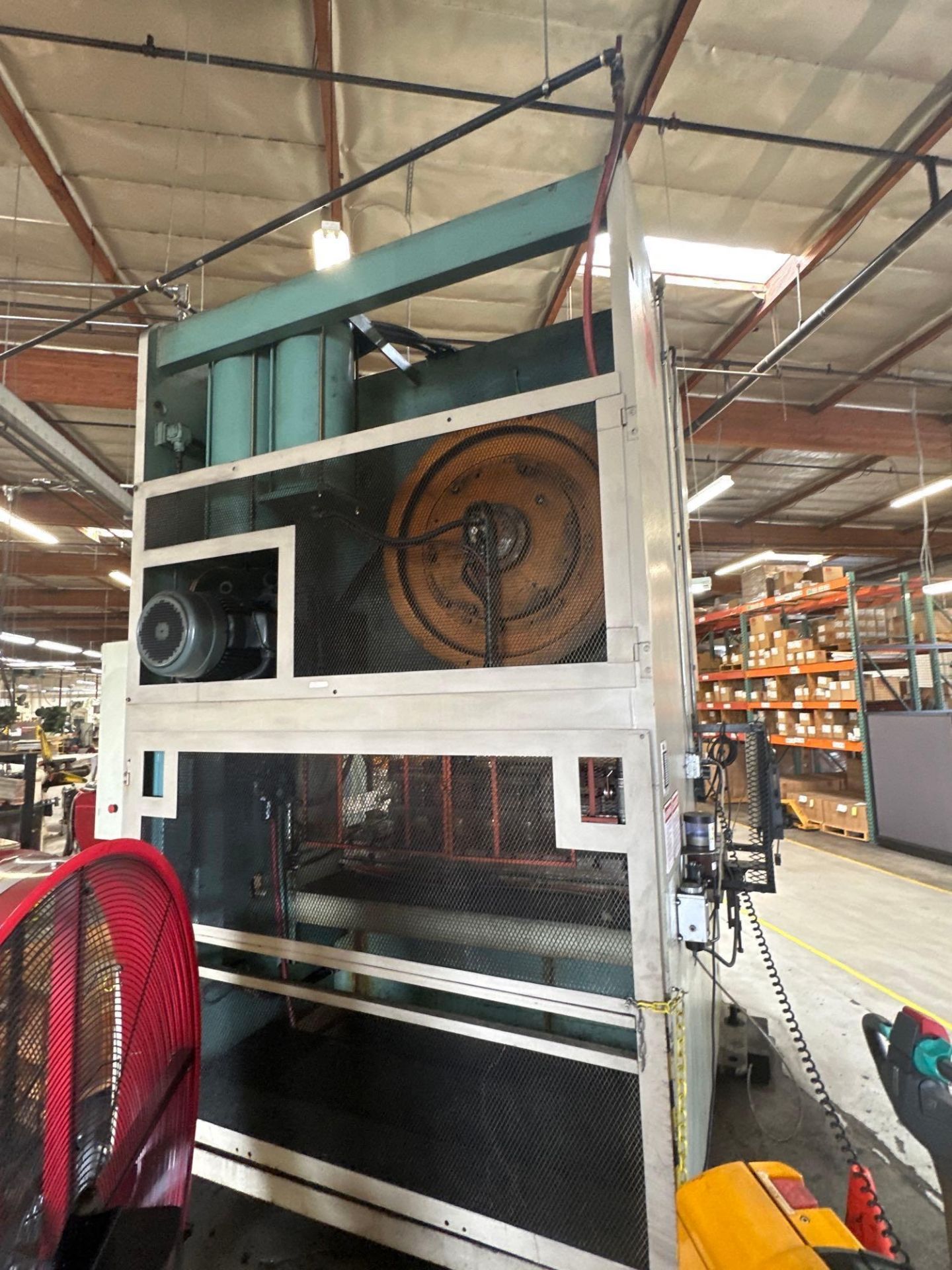 CLEARING SEYI SN2-220 220 TON GAP FRAME DOUBLE CRANK PRESS, COIL STRAIGHTENER & REEL INCLUDED; 1998 - Image 19 of 34