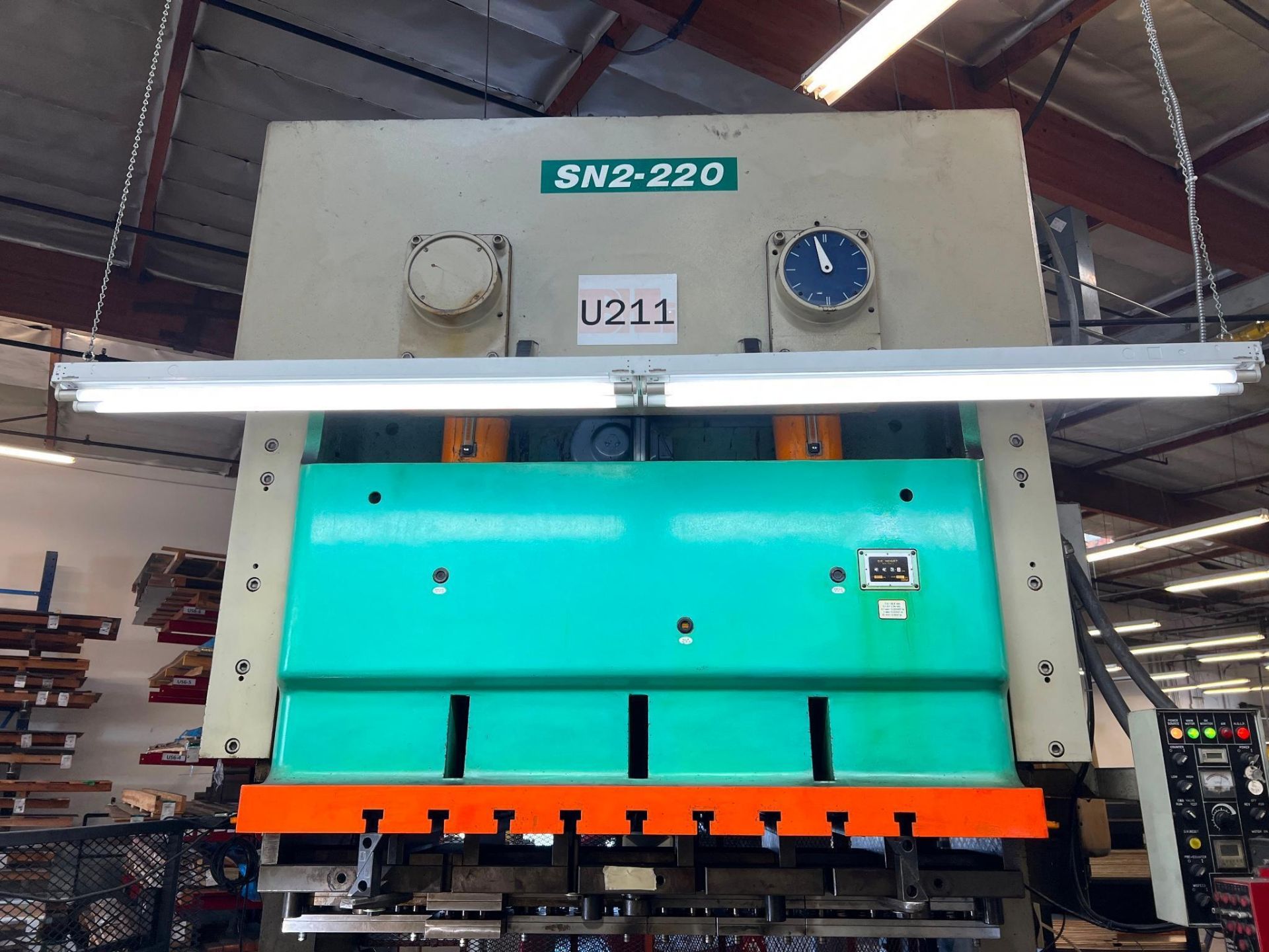 CLEARING SEYI SN2-220 220 TON GAP FRAME DOUBLE CRANK PRESS, COIL STRAIGHTENER & REEL INCLUDED; 1998 - Image 4 of 34