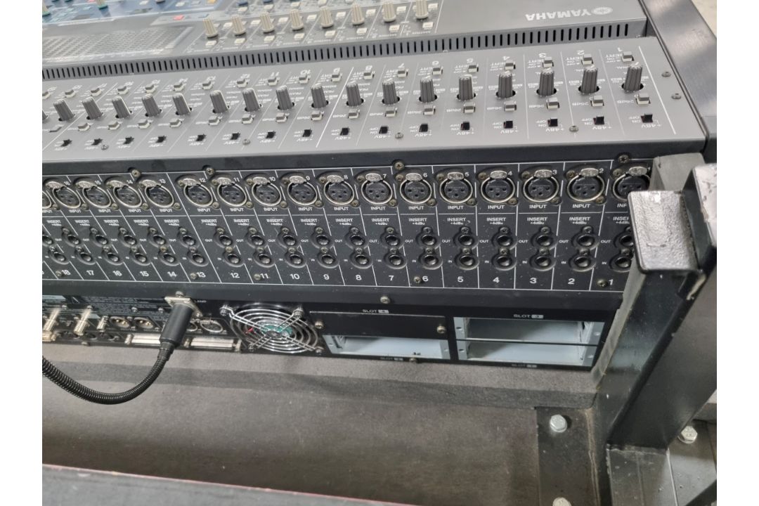Yamaha PM5D 48 channel digital mixing console ( L 155 x D 125 x H 35cm) with 2 power supplies - Image 11 of 18