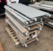 Scaffolding platforms various styles - 11 pieces