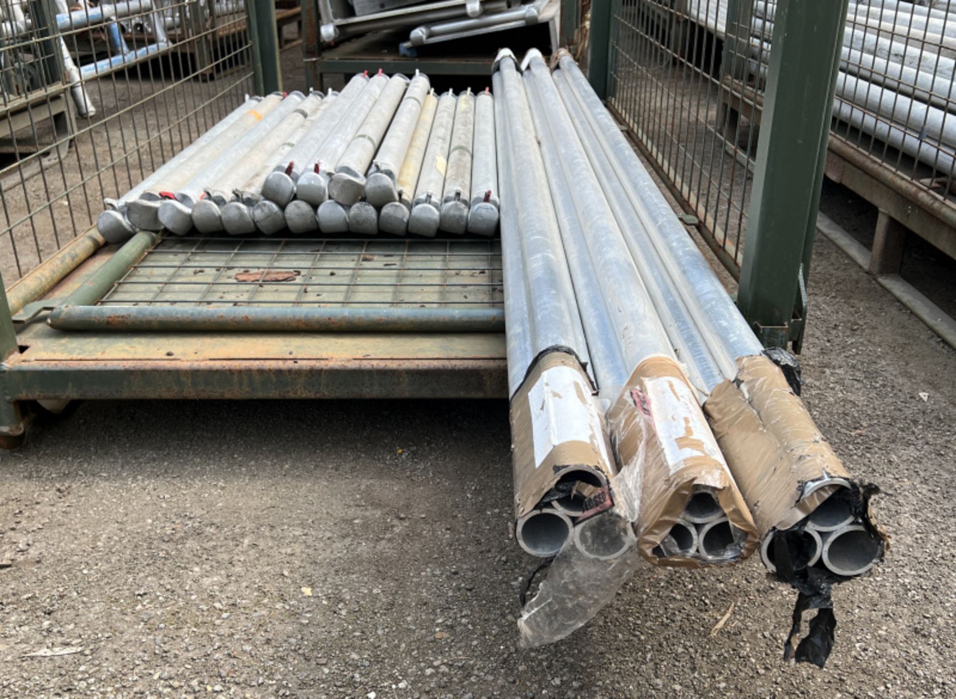 9x aluminium scaffolding poles, 17x scaffolding braces - Image 2 of 3