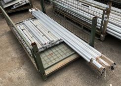 9x aluminium scaffolding poles, 17x scaffolding braces