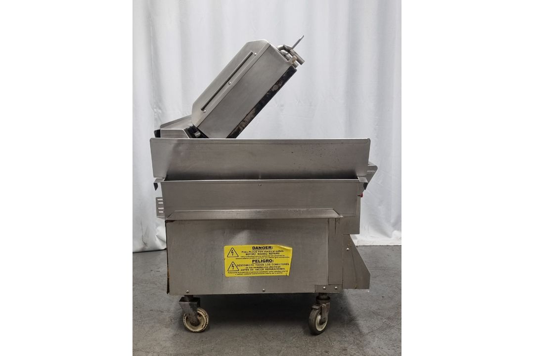 Taylor Commercial Foodservice stainless steel three zone clamshell grill - Image 9 of 11