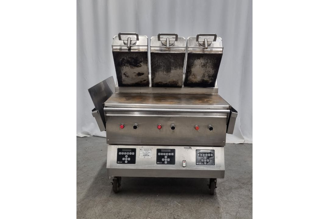 Taylor Commercial Foodservice stainless steel three zone clamshell grill - Image 1 of 11