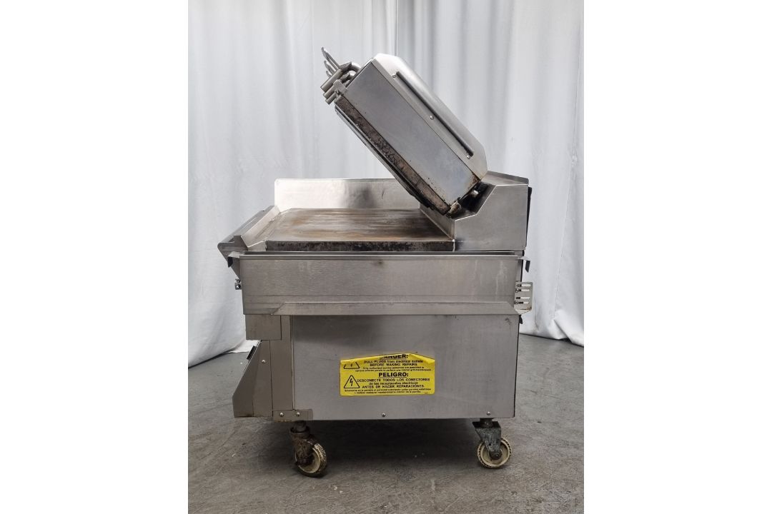 Taylor Commercial Foodservice stainless steel three zone clamshell grill - Image 6 of 11