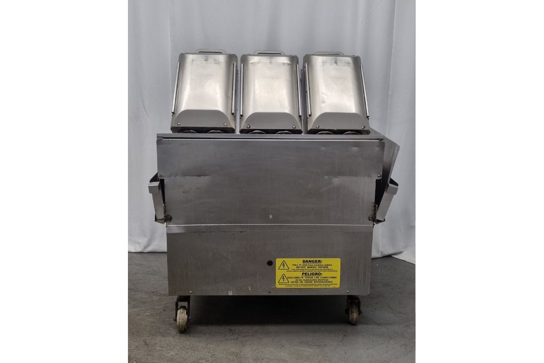 Taylor Commercial Foodservice stainless steel three zone clamshell grill - Image 8 of 11