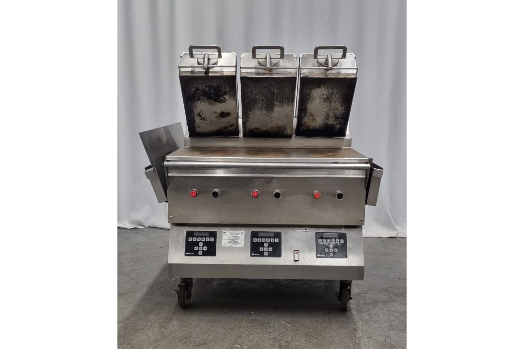 Taylor Commercial Foodservice stainless steel three zone clamshell grill - Image 2 of 11