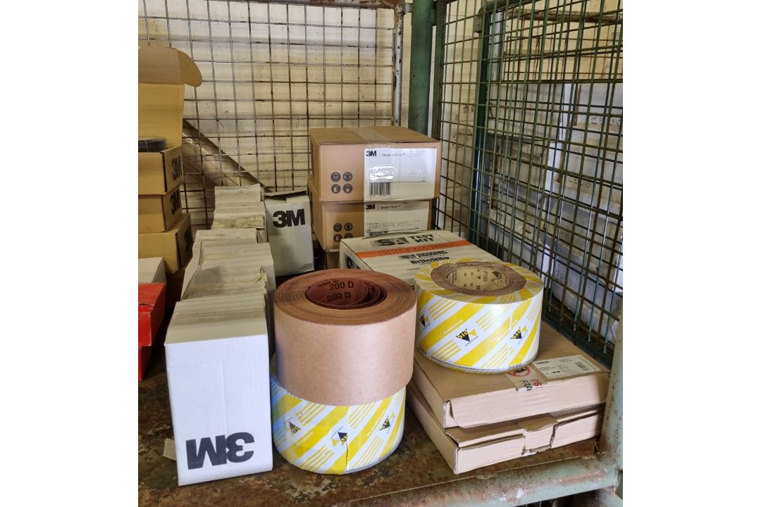 DIY consumables - Flap discs, deburring wheels, sanding belts and ceramic fibre discs - Image 2 of 11
