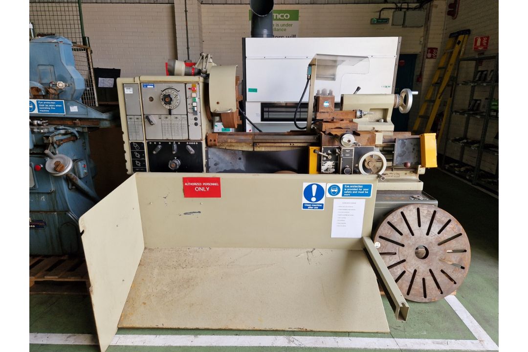 Harrison M500 gap bed lathe - 415V - 50Hz - Image 1 of 18