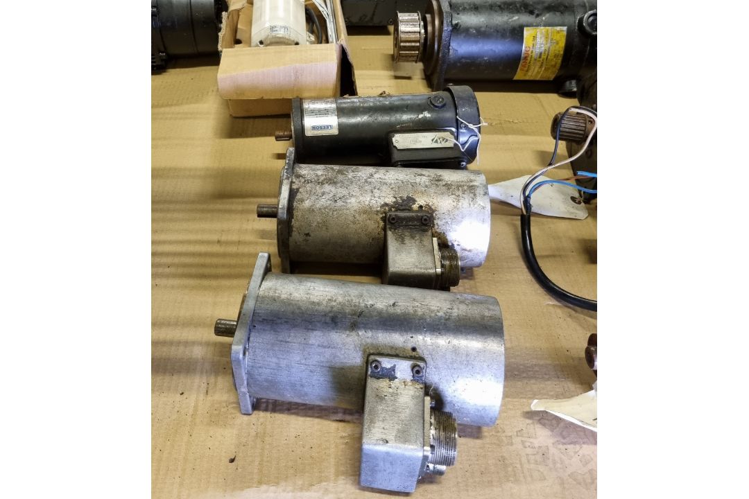 15x Permanent magnet and servo motors - various sizes - Image 3 of 10