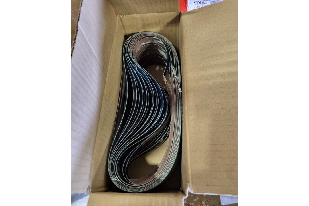 DIY consumables - Flap discs, deburring wheels, sanding belts and ceramic fibre discs - Image 10 of 11