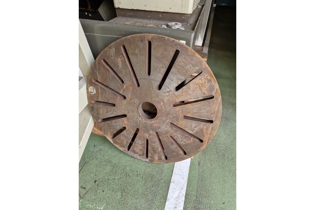 Harrison M500 gap bed lathe - 415V - 50Hz - Image 4 of 18
