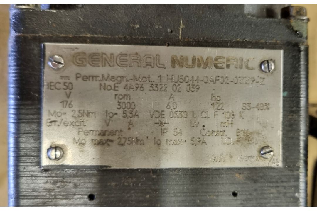 15x Permanent magnet and servo motors - various sizes - Image 5 of 10