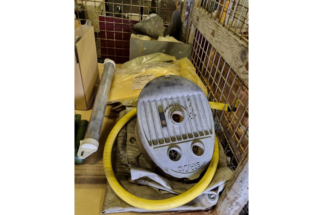Marine - lifeboat sea anchor, foot pump, torches, lamp, rescue rope, Emergency inflate bladder - Image 2 of 7