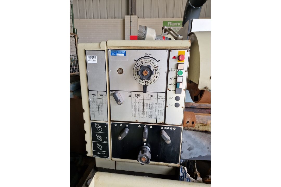 Harrison M500 gap bed lathe - 415V - 50Hz - Image 17 of 18