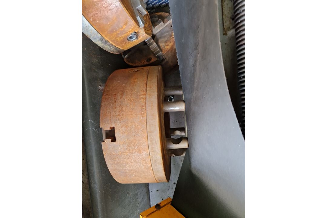 Harrison M500 gap bed lathe - 415V - 50Hz - Image 15 of 18