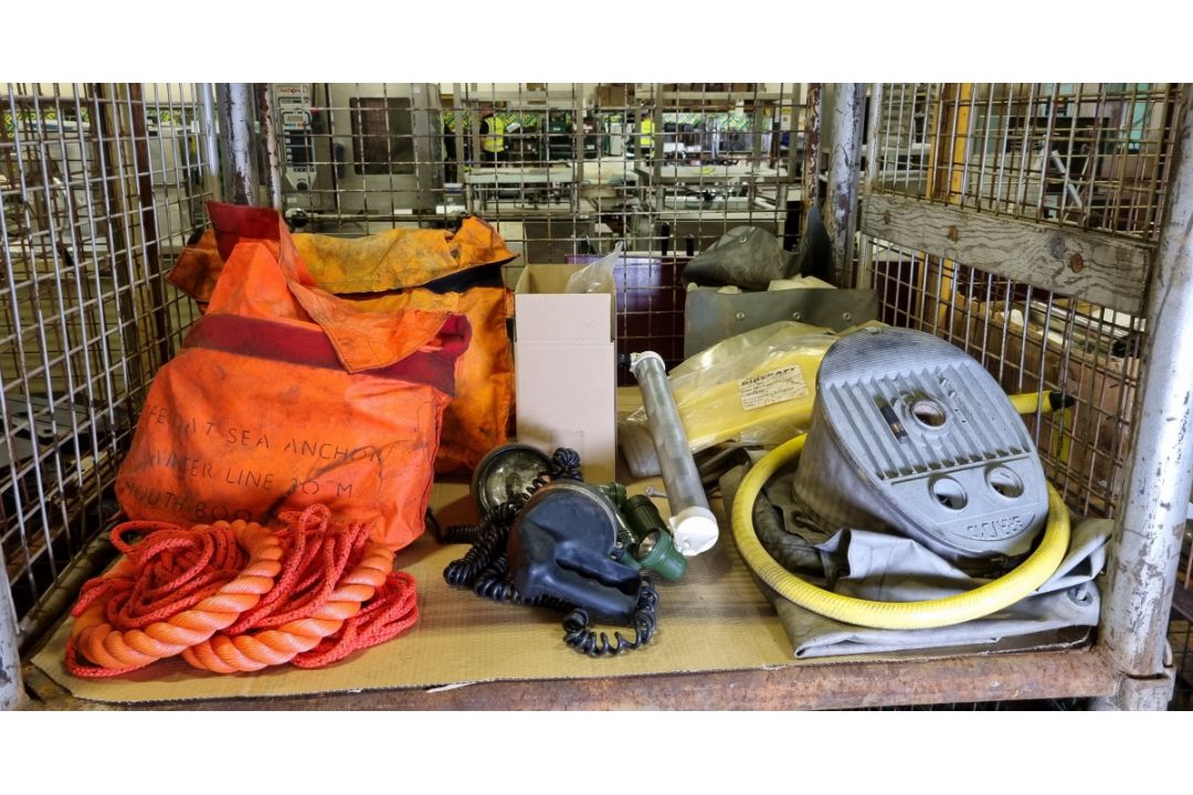 Marine - lifeboat sea anchor, foot pump, torches, lamp, rescue rope, Emergency inflate bladder - Image 1 of 7