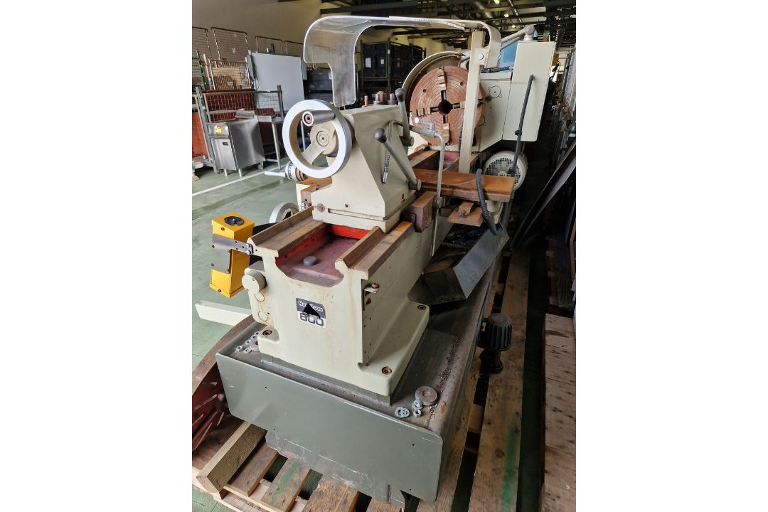 Harrison M500 gap bed lathe - 415V - 50Hz - Image 11 of 18