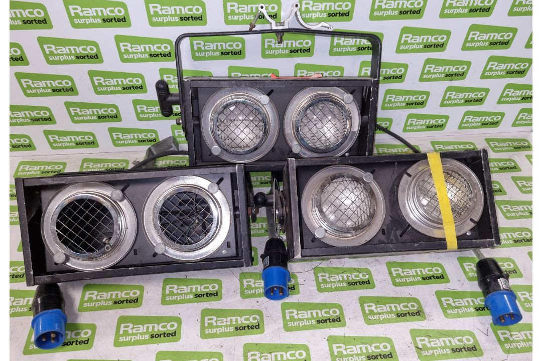 3x Pro Can 2 lite stage blinder lights - Image 1 of 5