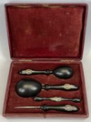 EDWARDIAN RECTANGULAR RED MOROCCAN LEATHER BOX - plush fitted interior containing a four piece