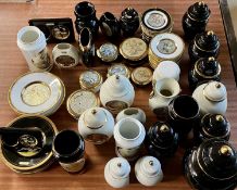CHOKIM ART JAPAN - a collection of approximately 60 assorted vases, dishes and ornaments