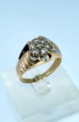 14K GOLD DIAMOND CLUSTER RING, set with seven diamonds totalling 0.6cts approx., ring size Z, 9.9gms