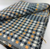 TRADITIONAL WELSH WOOLEN REVERSIBLE TAPESTRY BLANKET attractive colourway of woven green ground with