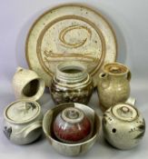 MICK ARNUP STONEWARE CIRCULAR SHALLOW CHARGER - grey/beige abstract pattern, signed to the base,