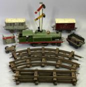 HORNBY MLL O GAUGE L&NER 4-4-4 CLOCKWORK LOCOMOTIVE - 2710 tender, cattle truck and Jacob & Co's