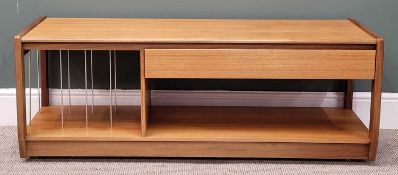 MID-CENTURY RETRO ENTERTAINMENT UNIT - on castors, 50cms H, 134cms W, 44cms D