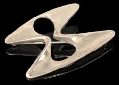 GEORG JENSEN STERLING SILVER MODERNIST BROOCH, designed by Henning Koppel as an abstract splash,