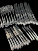 SET OF EIGHT ELIZABETH II SILVER TABLE KNIVES & FORKS, Mappin & Webb, Sheffield 1960-2, together