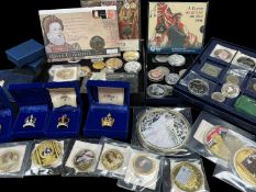 ASSORTED COLLECTABLE COINS comprising £50 banknotes series, various £2 coins, William and Kate $1