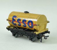 HORNBY DUBLO BUFF TANKER ESSO, 9cm length Comments: slightly chipped