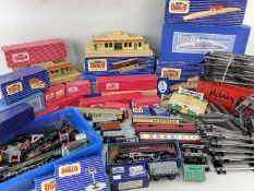 ASSORTED RAIL LOCOMOTIVE'S ROLLING STOCK, RAILS, AND OTHER RAIL ACCESSORIES, including box of pre-