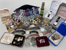 COSTUME JEWELLERY, GOLD JEWELLERY & COLLECTABLES including pair of oval 9ct yellow gold cuff-