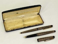SHEAFFER LADY'S FOUNTAIN PEN & BALLPOINTS SET - caps and barrels in black and gilt Paisley effect