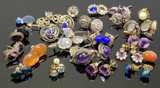 WHITE METAL & MOONSTONE SET INSECT BROOCH, pair of moonstone earrings, two pairs of blue john