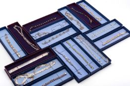 ASSORTED SILVER JEWELLERY, to include earrings, bracelets, rings ect. (qty)