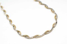 9CT GOLD BI-COLOUR NECKLACE, 43.5cms long, 13.3gms Provenance: deceased estate Carmarthenshire