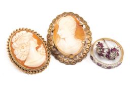 ASSORTED JEWELLERY comprising 9ct gold cameo brooch, rolled gold cameo brooch, pair of 9ct white