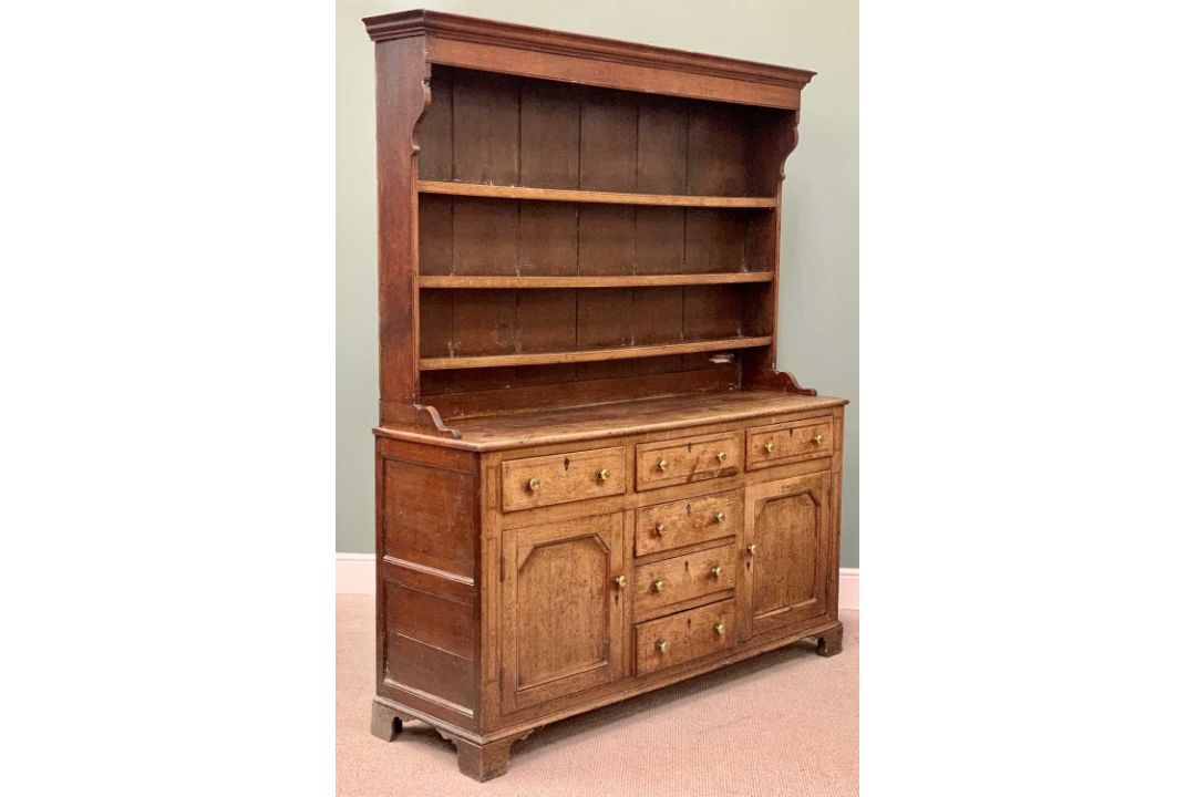CIRCA 1830 OAK WELSH DRESSER, the three-shelf rack with wide backboards and shaped front detail over - Image 4 of 5