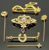 9CT GOLD & OTHER ANTIQUE JEWELLERY, 6 ITEMS - to include an amethyst and seed pearl brooch, 3.5cms