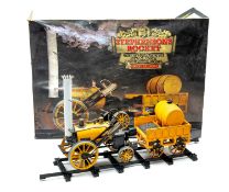 HORNBY RAILWAYS G100 'STEPHENSONS ROCKET' BOXED 3.5IN GAUGE LIVE STEAM LOCO & TENDER, with plastic