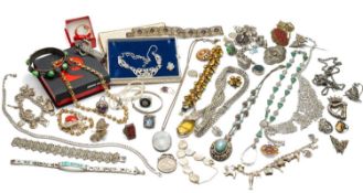 GOOD GROUP ASSORTED SILVER & COSTUME JEWELLERY, including marcasite salamander bracelet, bumble