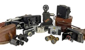 ASSORTED CAMERAS, comprising Ilford Sportsman, fitted with a Dacor Kameawerk Reutlingen Dignar 1: