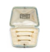 THREE 9CT GOLD STOCK PINS, graduated 4.4cms - 3.1cms, tot wt app 4.5g, in Harrods box (3)